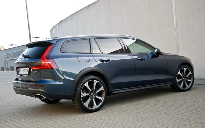 Volvo V60 Cross Country cena 164900 przebieg: 104604, rok produkcji 2020 z Kraków małe 742